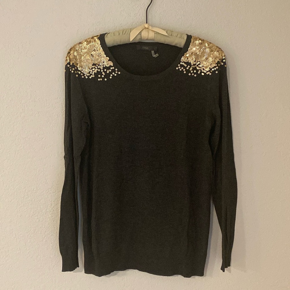 Dark grey sweater with gold sequin details